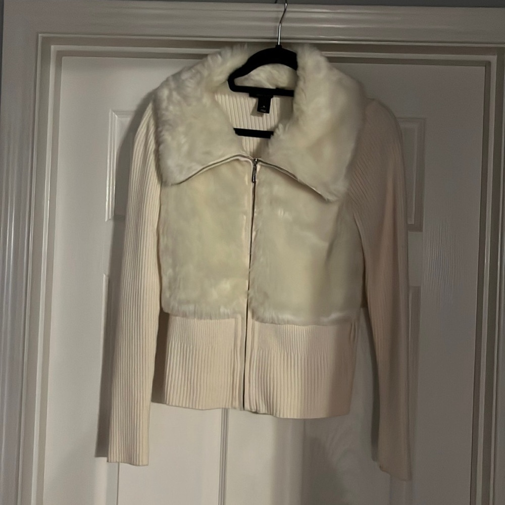Ivory sweater with fur accent. No belt. Excellent used condition.